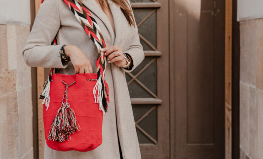 Red double thread Wayuu bag .